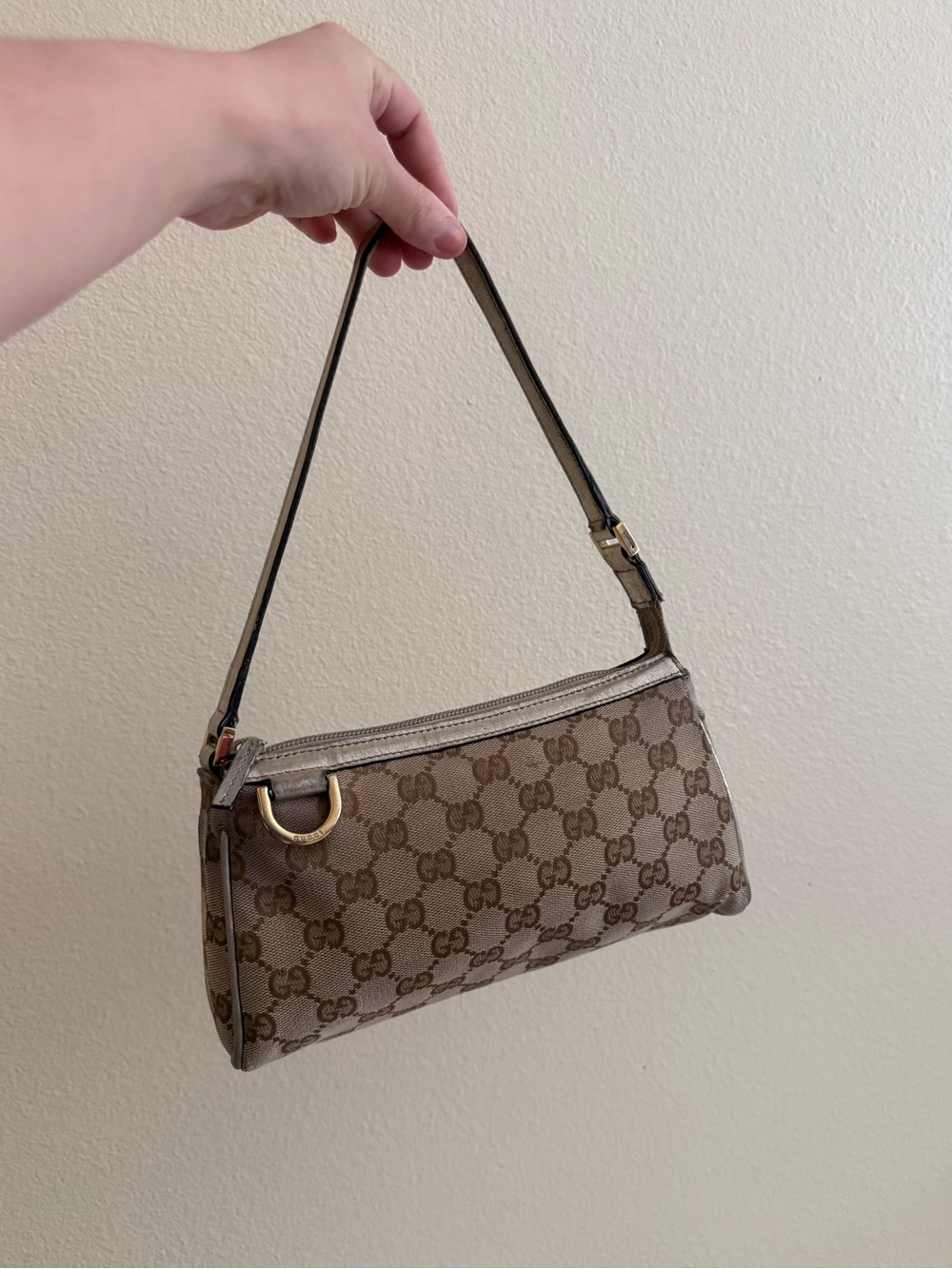 Gucci authentic mini shoulder bag